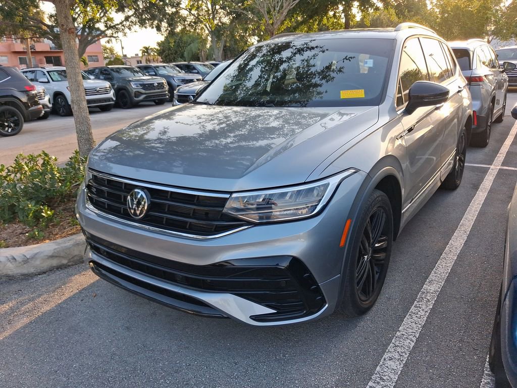 Used 2022 Volkswagen Tiguan SE R-Line FWD image 5
