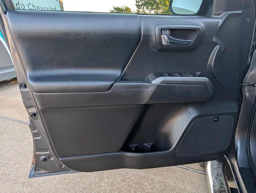 Used 2023 Toyota Tacoma Limited AWD/4WD image 16
