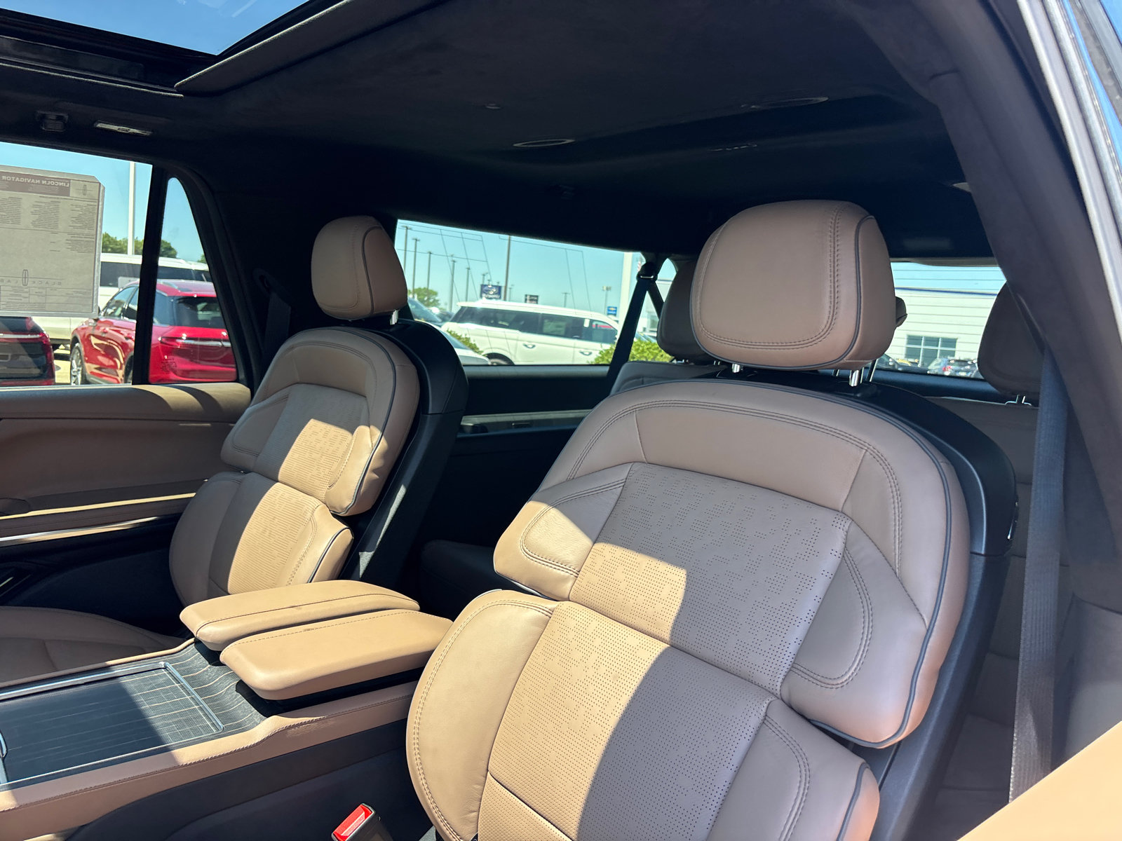 New 2026 Lincoln Navigator L Black Label AWD/4WD image 26