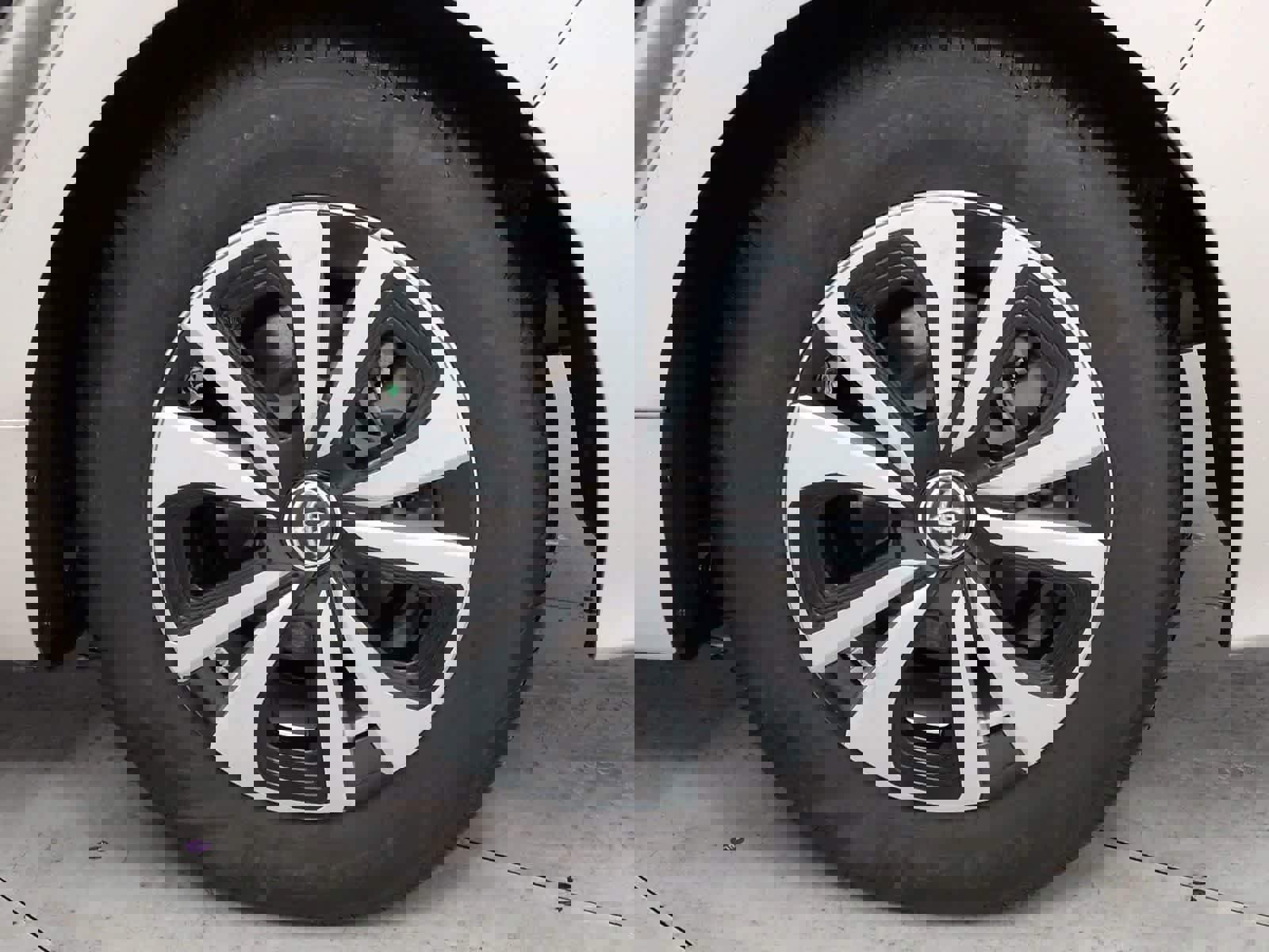 Used 2019 Toyota Prius Prime Premium image 13