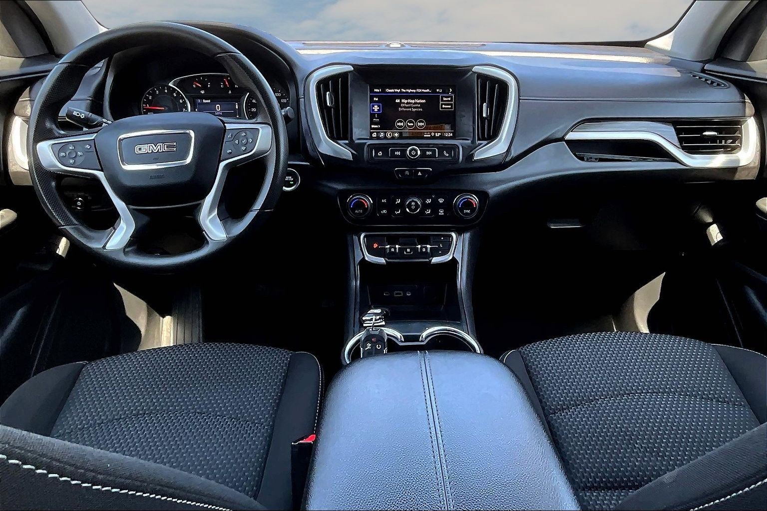 Used 2023 GMC Terrain SLE w/ Driver Convenience Package AWD/4WD image 7