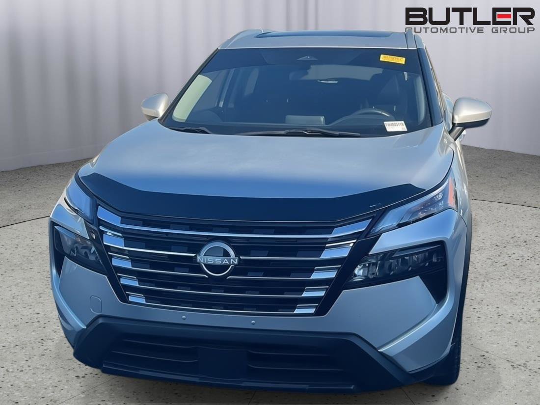 Used 2024 Nissan Rogue SV w/ SV Premium Package image 4
