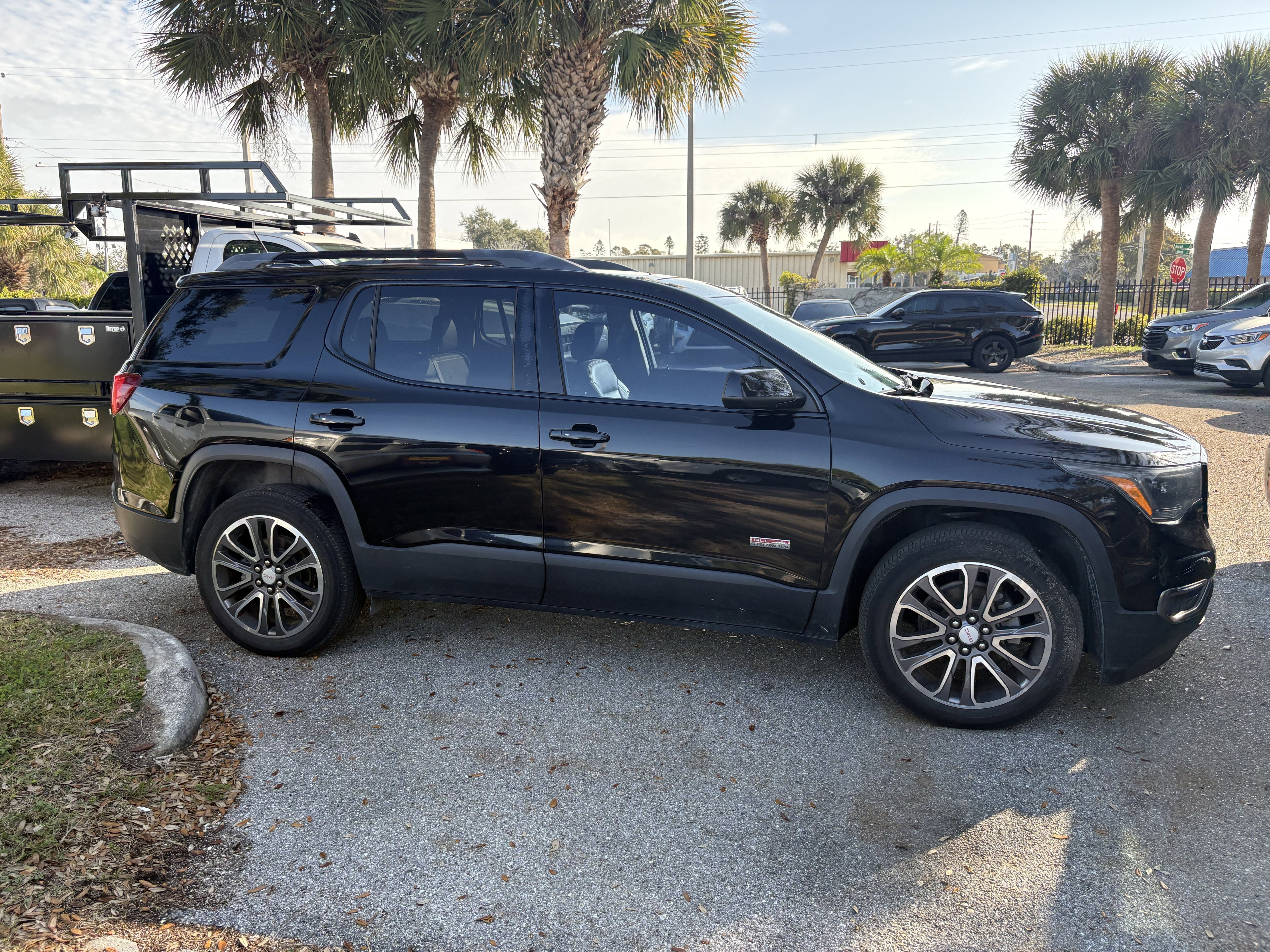 Used 2019 GMC Acadia SLT image 8