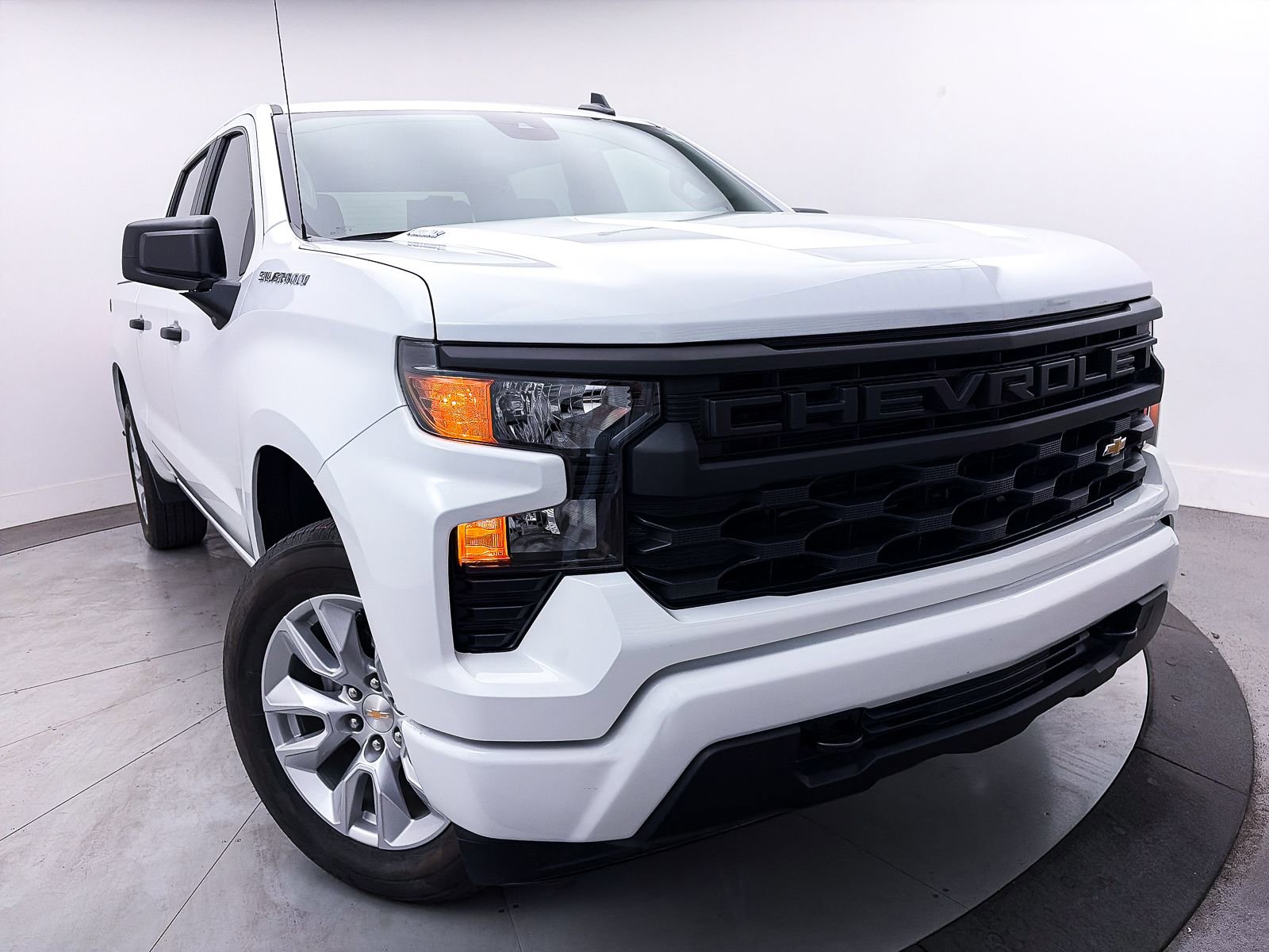 Used 2025 Chevrolet Silverado 1500 Custom w/ LPO, Dark Essentials Package image 7