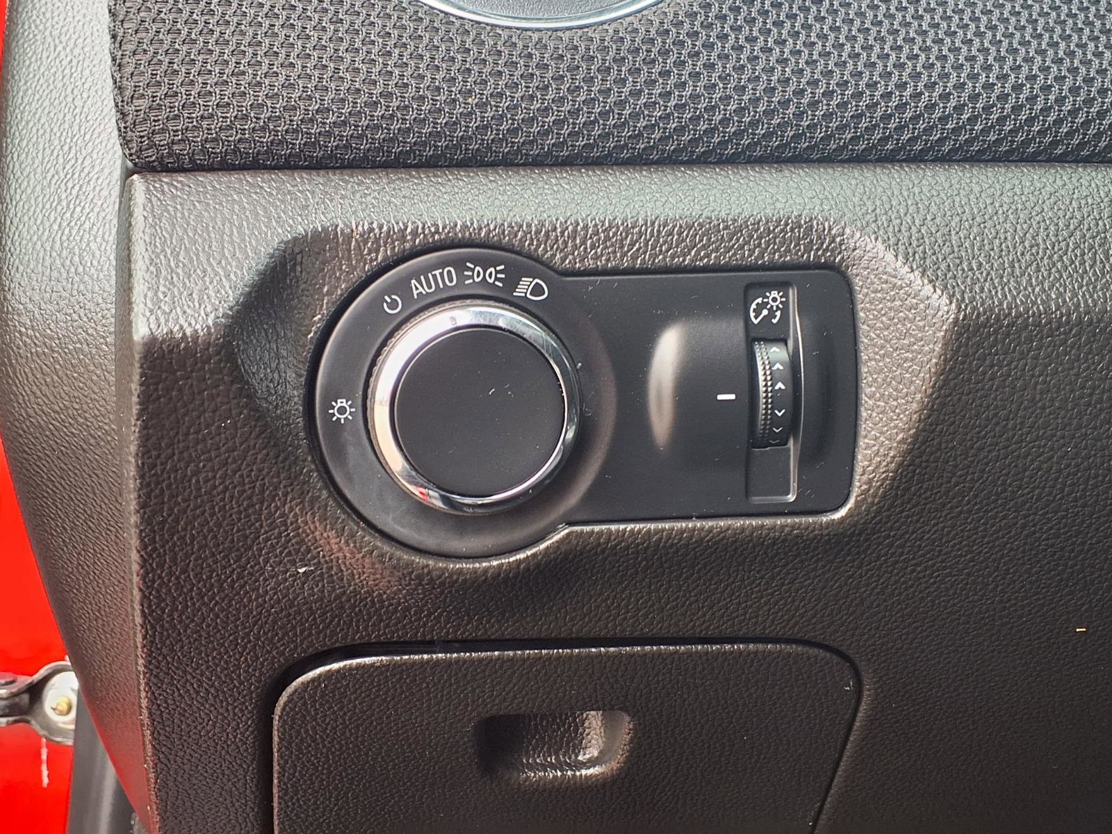 Used 2015 Chevrolet Cruze LT FWD image 5