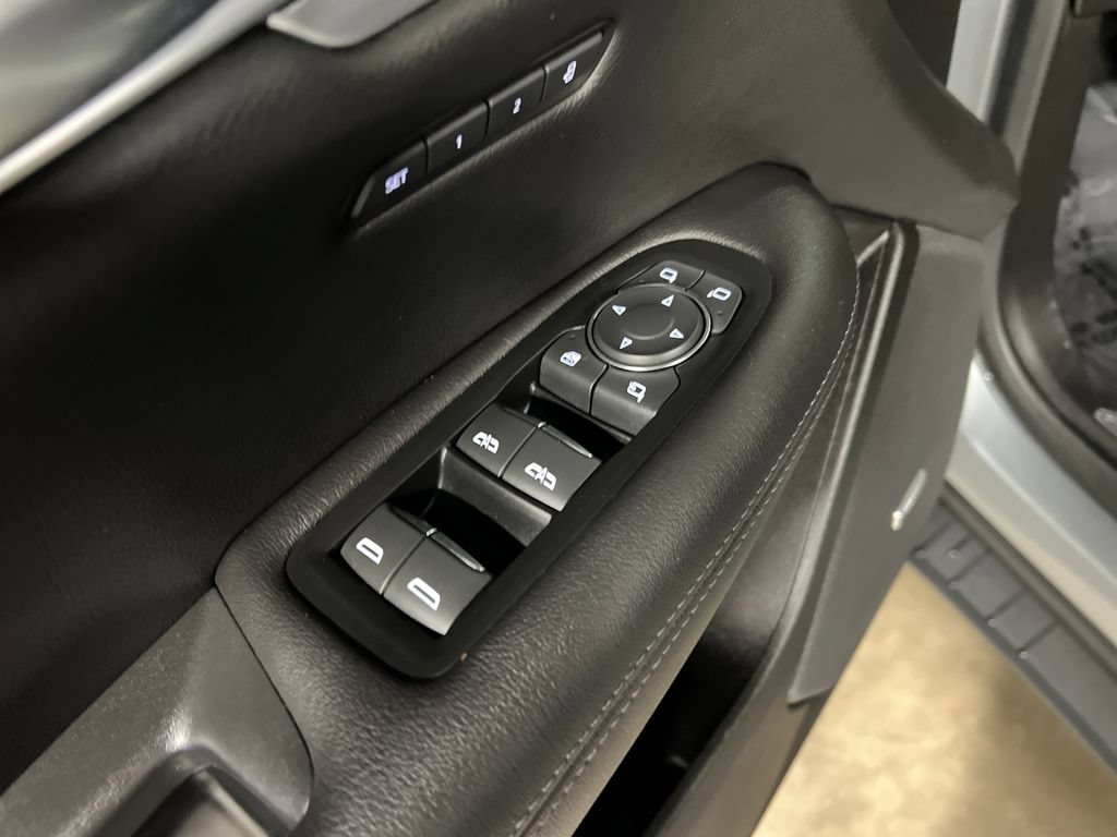 Certified 2023 Cadillac XT5 Premium Luxury w/ LPO, Floor Liner Package AWD/4WD image 15
