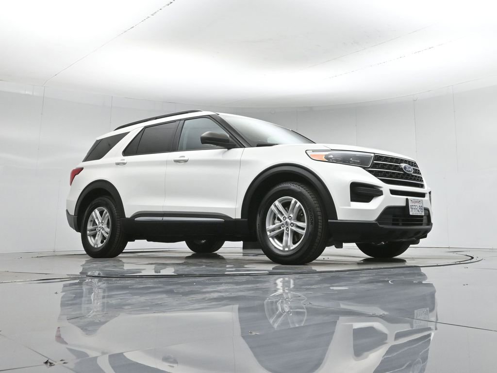 Certified 2022 Ford Explorer XLT image 4