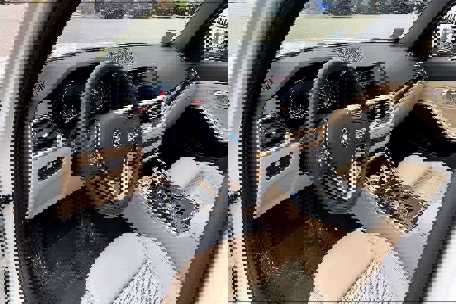 Used 2022 BMW 330i xDrive Sedan w/ Premium Package image 17