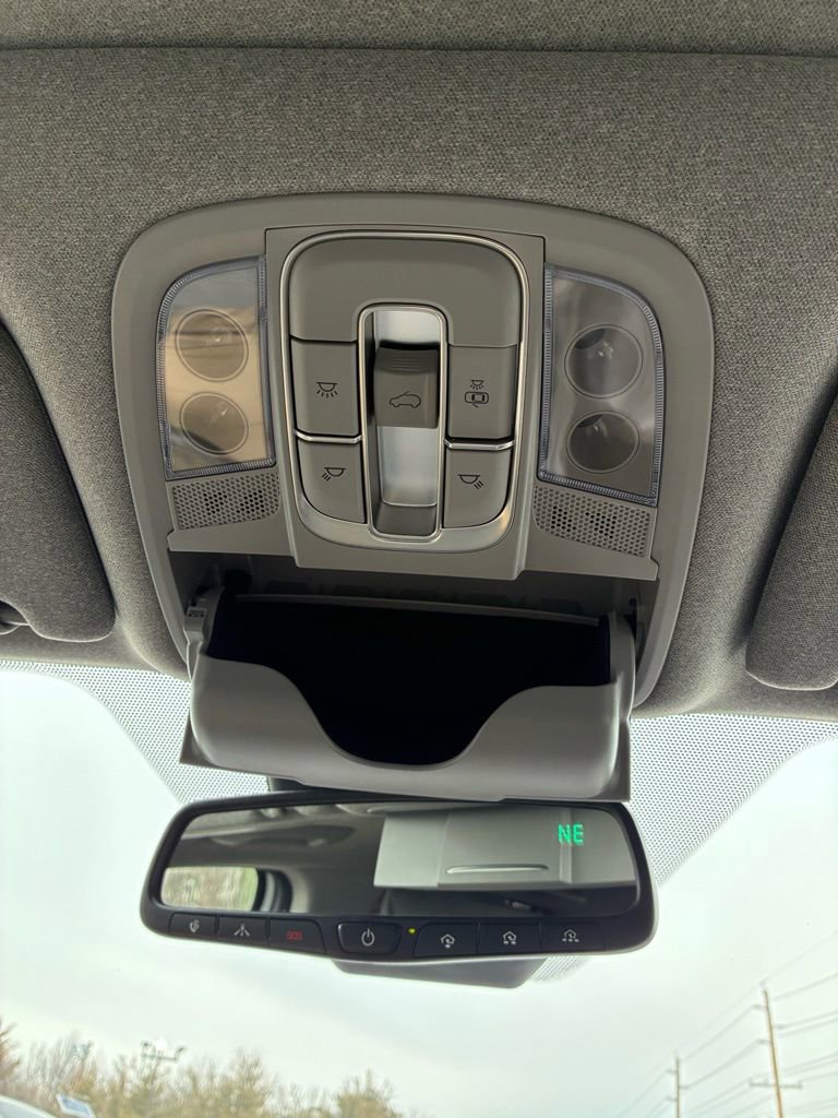 Used 2020 Hyundai Santa Fe Limited w/ Cargo Package image 41