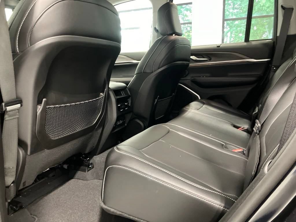 New 2024 Jeep Grand Cherokee Limited 4xe w/ Luxury Tech Group II AWD/4WD image 18
