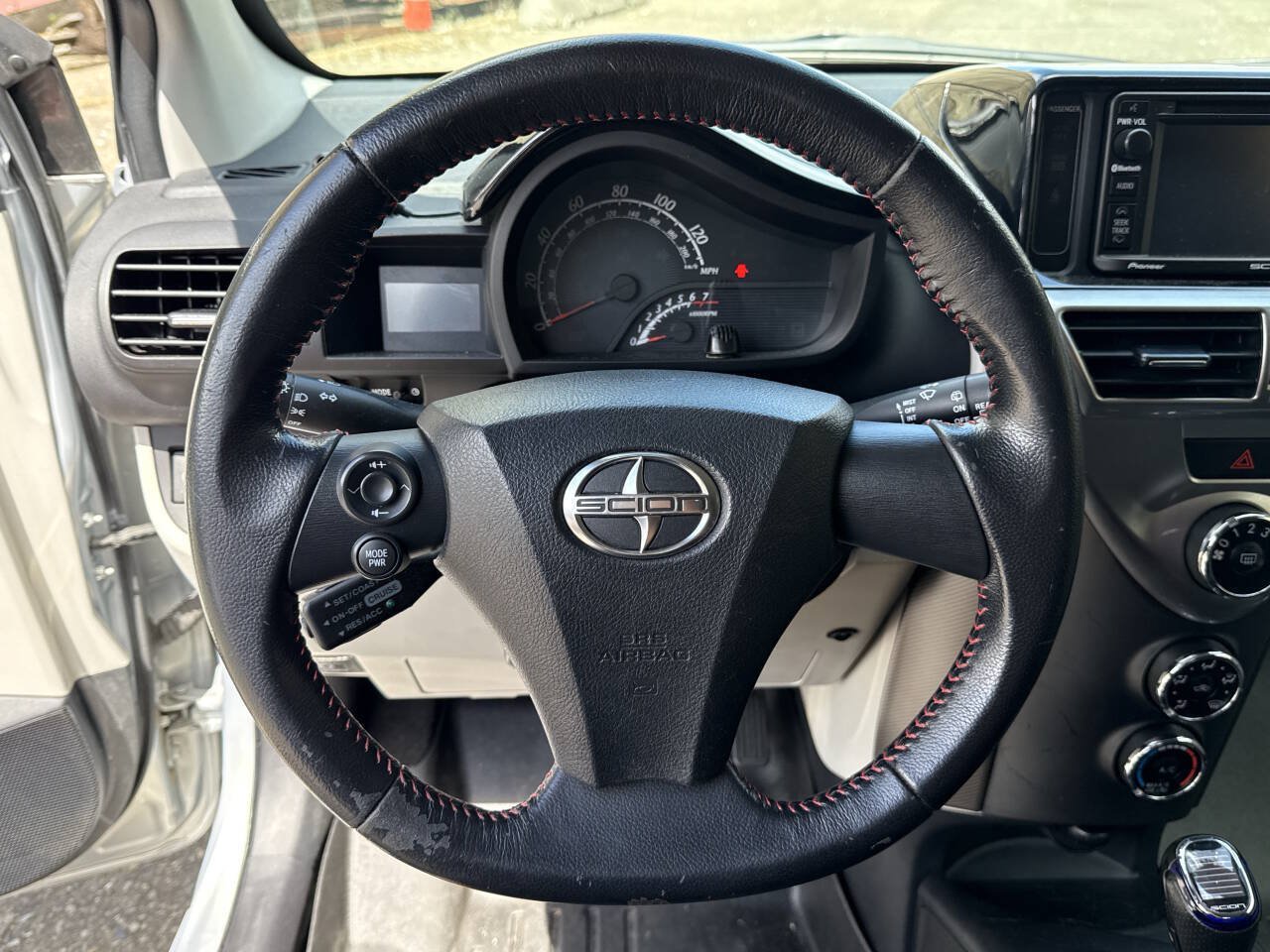 Used 2014 Scion iQ 10 Series FWD image 29