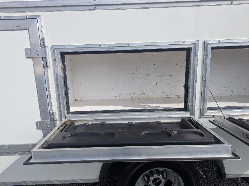 Used 2022 GMC Savana 3500 w/ Power Convenience Package image 6