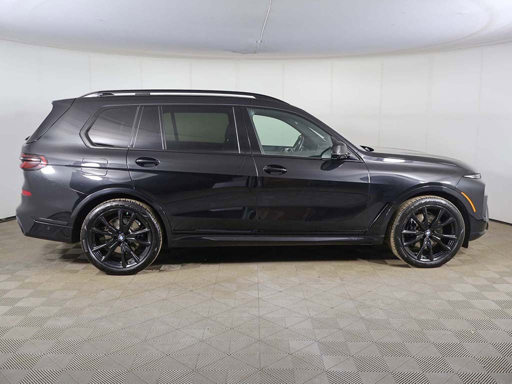 Used 2023 BMW X7 xDrive40i w/ M Sport Package image 16