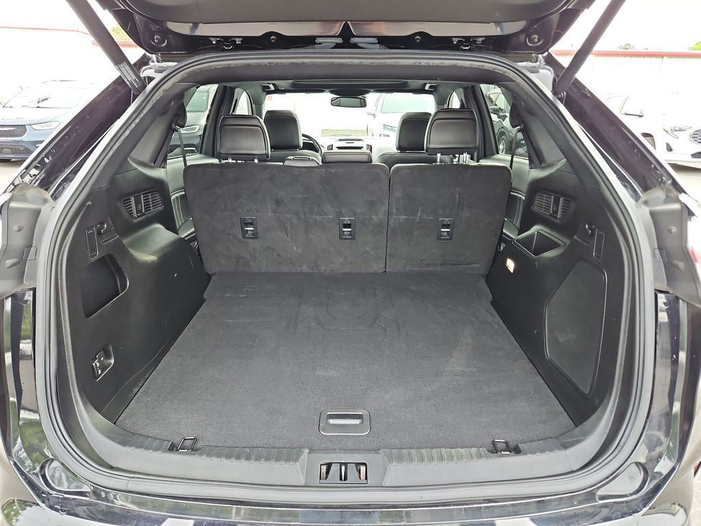 Used 2020 Ford Edge ST w/ Cold Weather Package AWD/4WD image 32