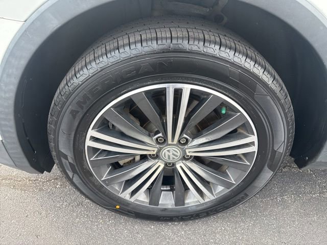 Used 2019 Volkswagen Tiguan SEL FWD image 12