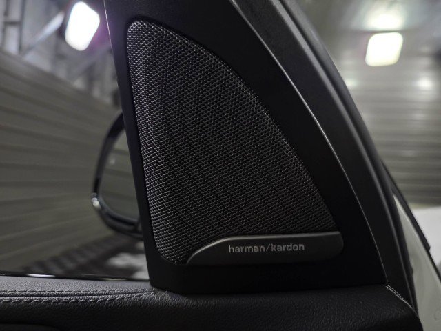 Used 2020 BMW X5 xDrive40i w/ M Sport Package image 33