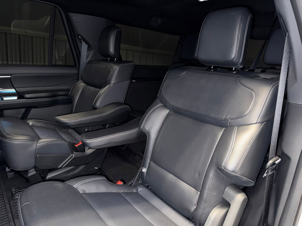 Used 2025 Ford Expedition Max Platinum w/ Stealth Performance Package image 25