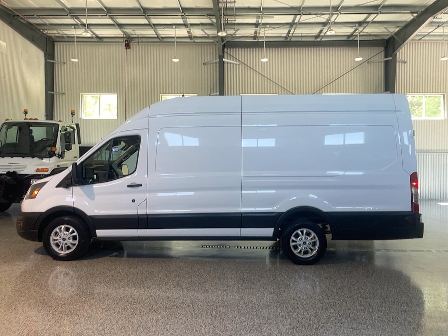 Used 2022 Ford Transit 350 148 High Roof Extended RWD image 4