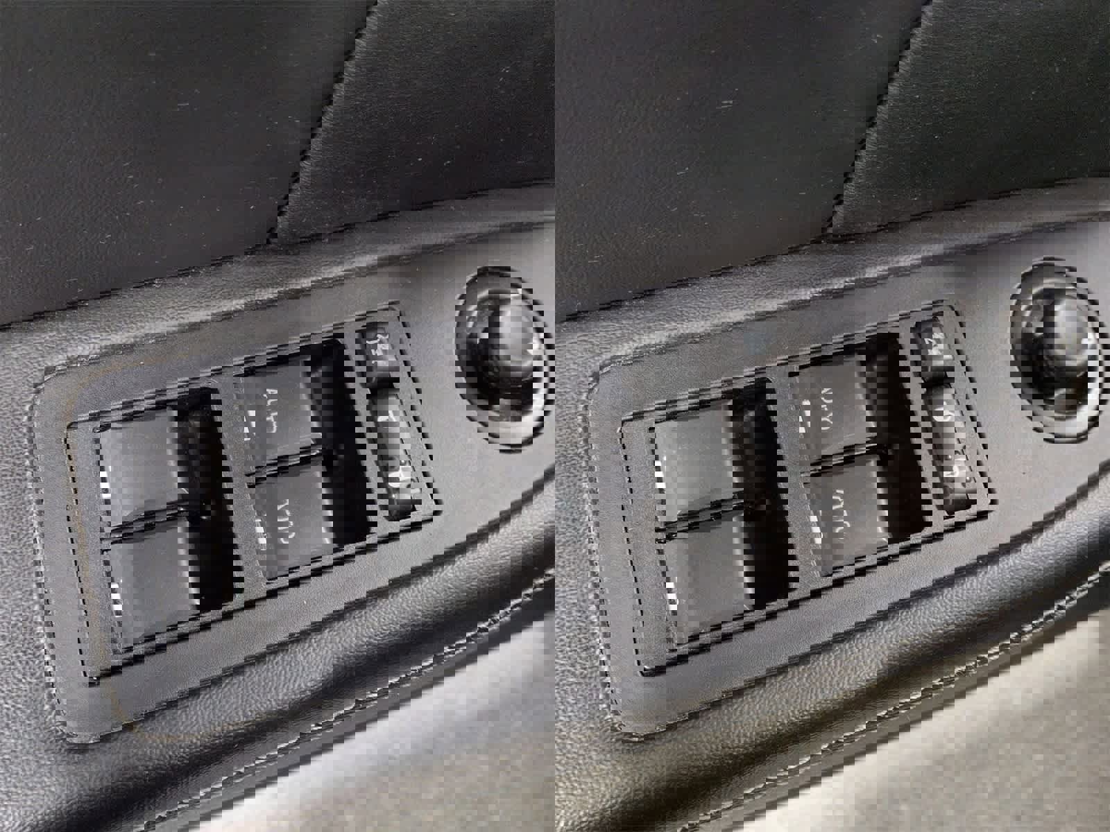 Used 2013 Chrysler 200 Limited image 18