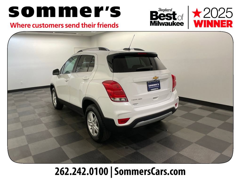 Used 2020 Chevrolet Trax LT w/ LT Convenience Package AWD/4WD image 3