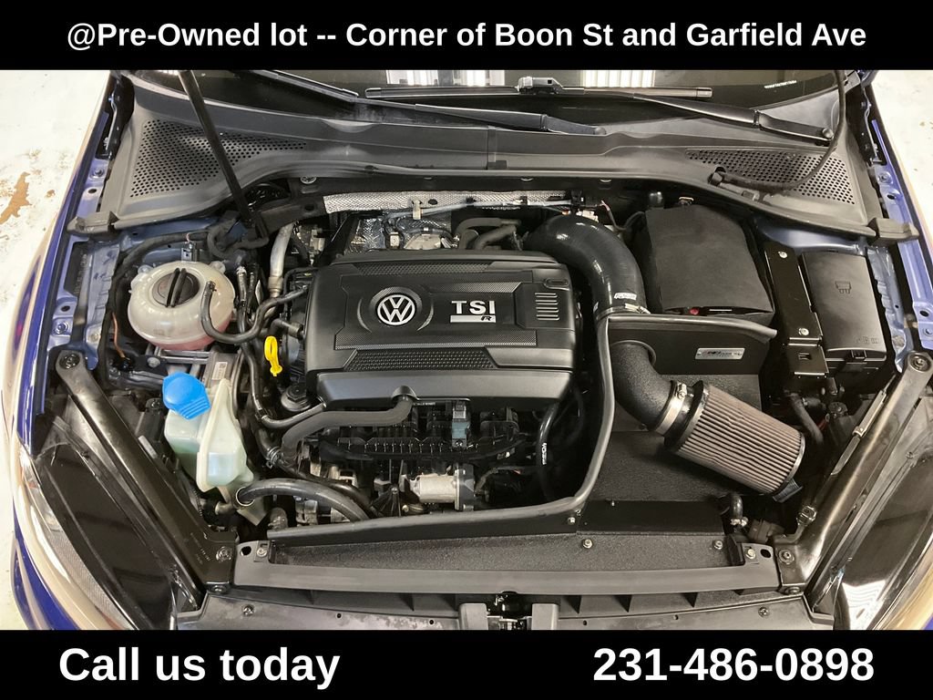 Used 2016 Volkswagen Golf R 4-Door AWD/4WD image 9