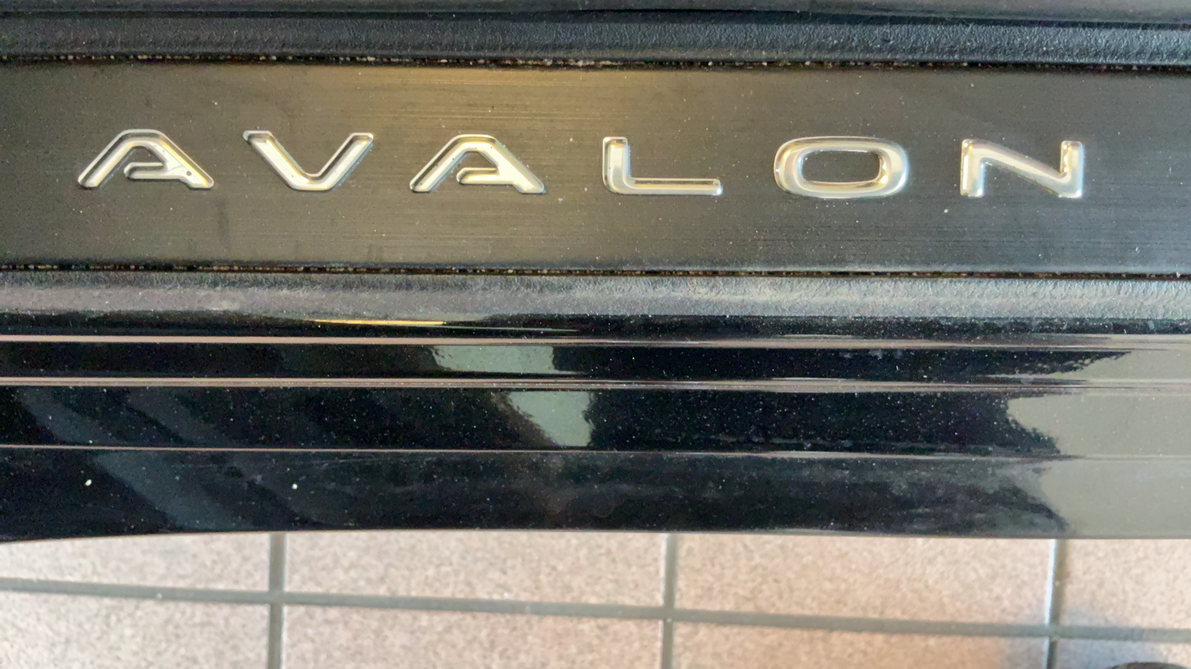 Certified 2022 Toyota Avalon Limited w/ Advanced Safety Package FWD image 39
