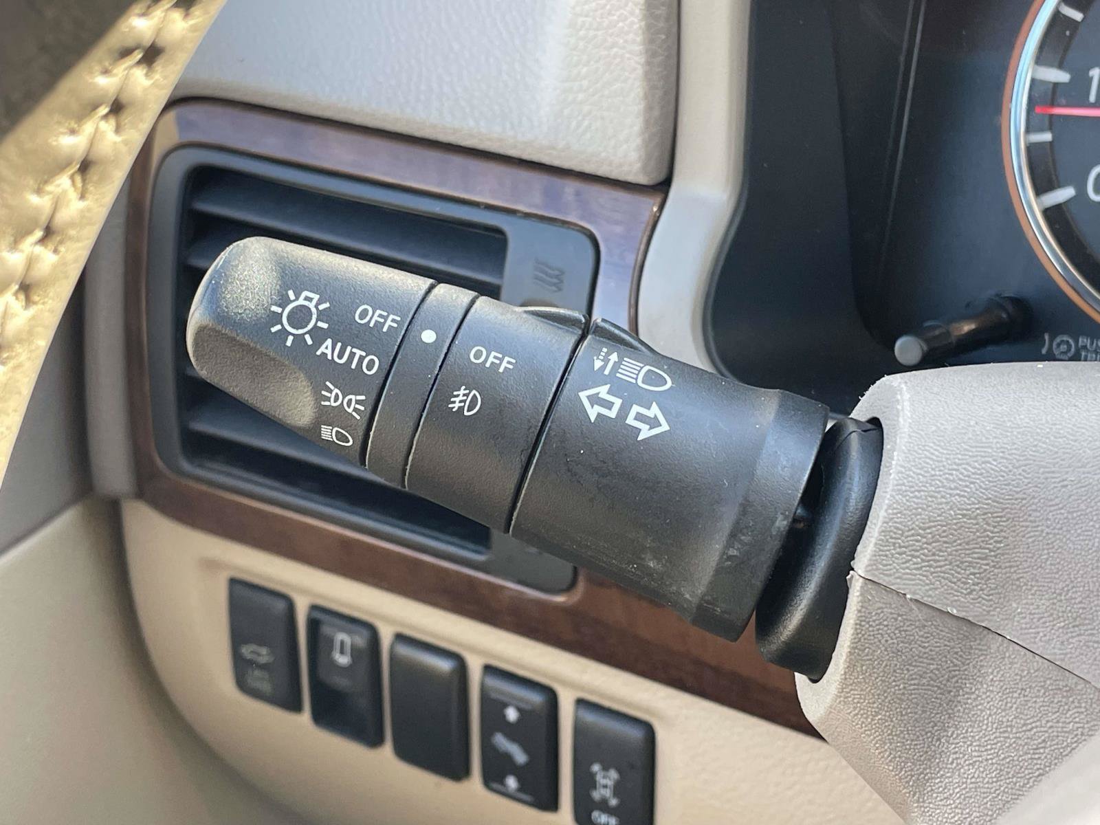 Used 2015 Nissan Armada Platinum AWD/4WD image 14