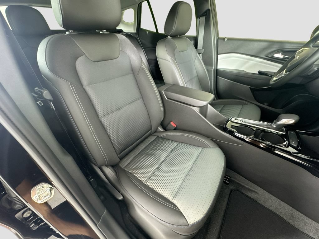 New 2026 Chevrolet Trax LT w/ Midnight Edition FWD image 26