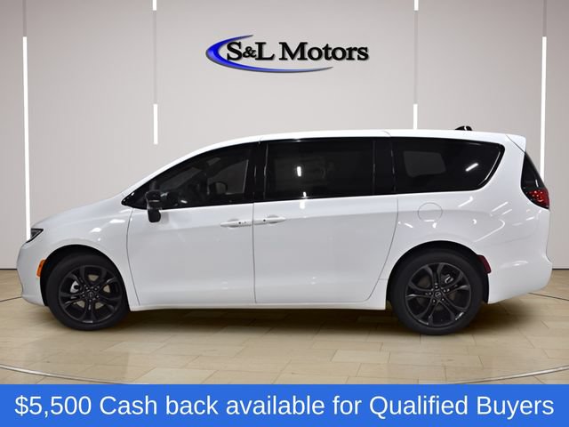 New 2026 Chrysler Pacifica Select FWD image 4