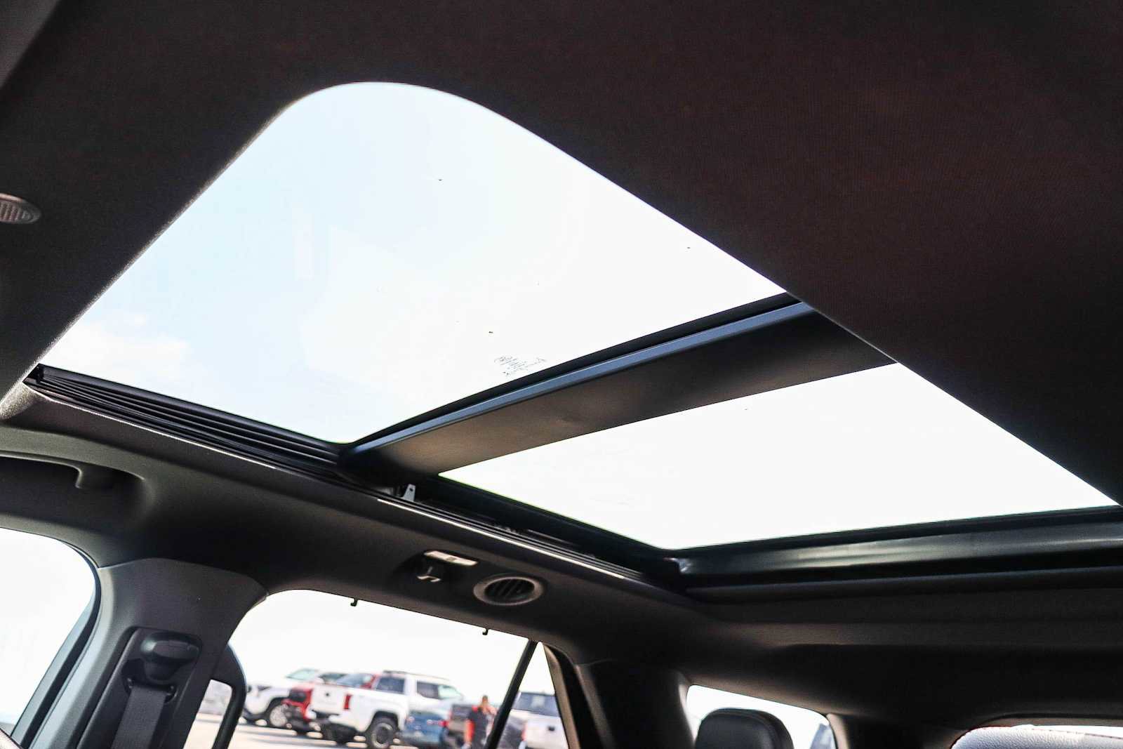 Used 2020 Ford Explorer Limited image 26