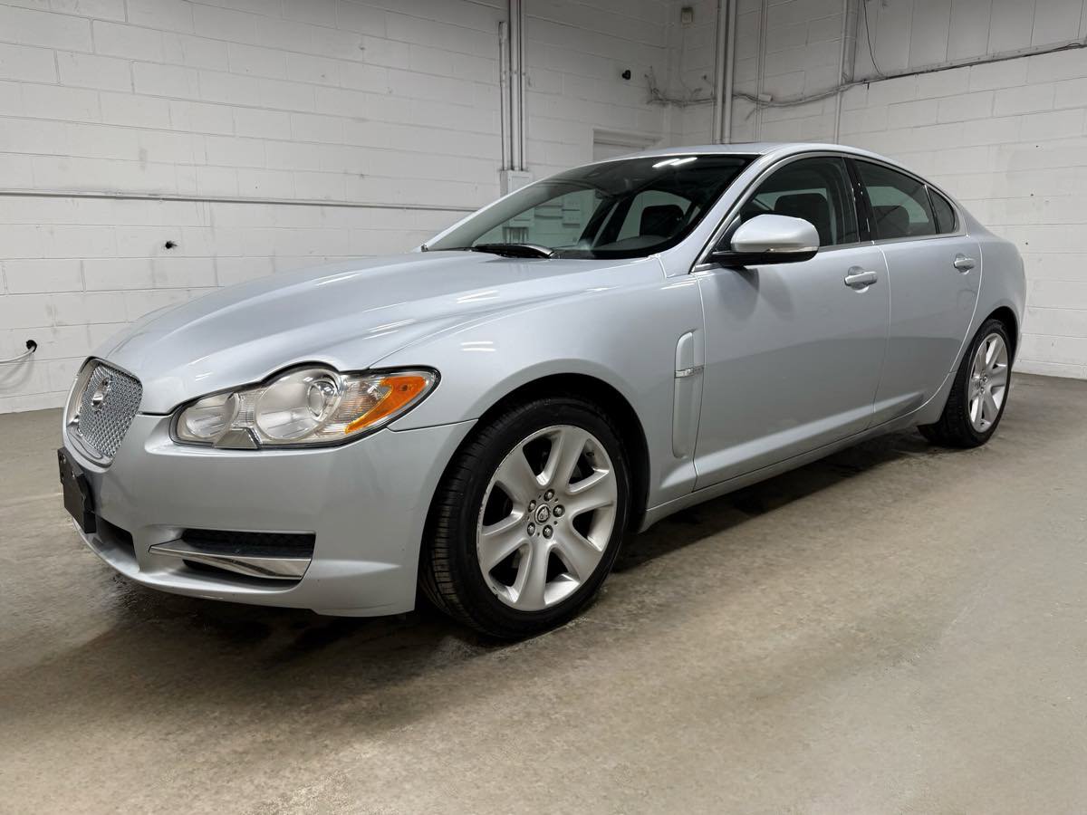 Used 2010 Jaguar XF Luxury image 1
