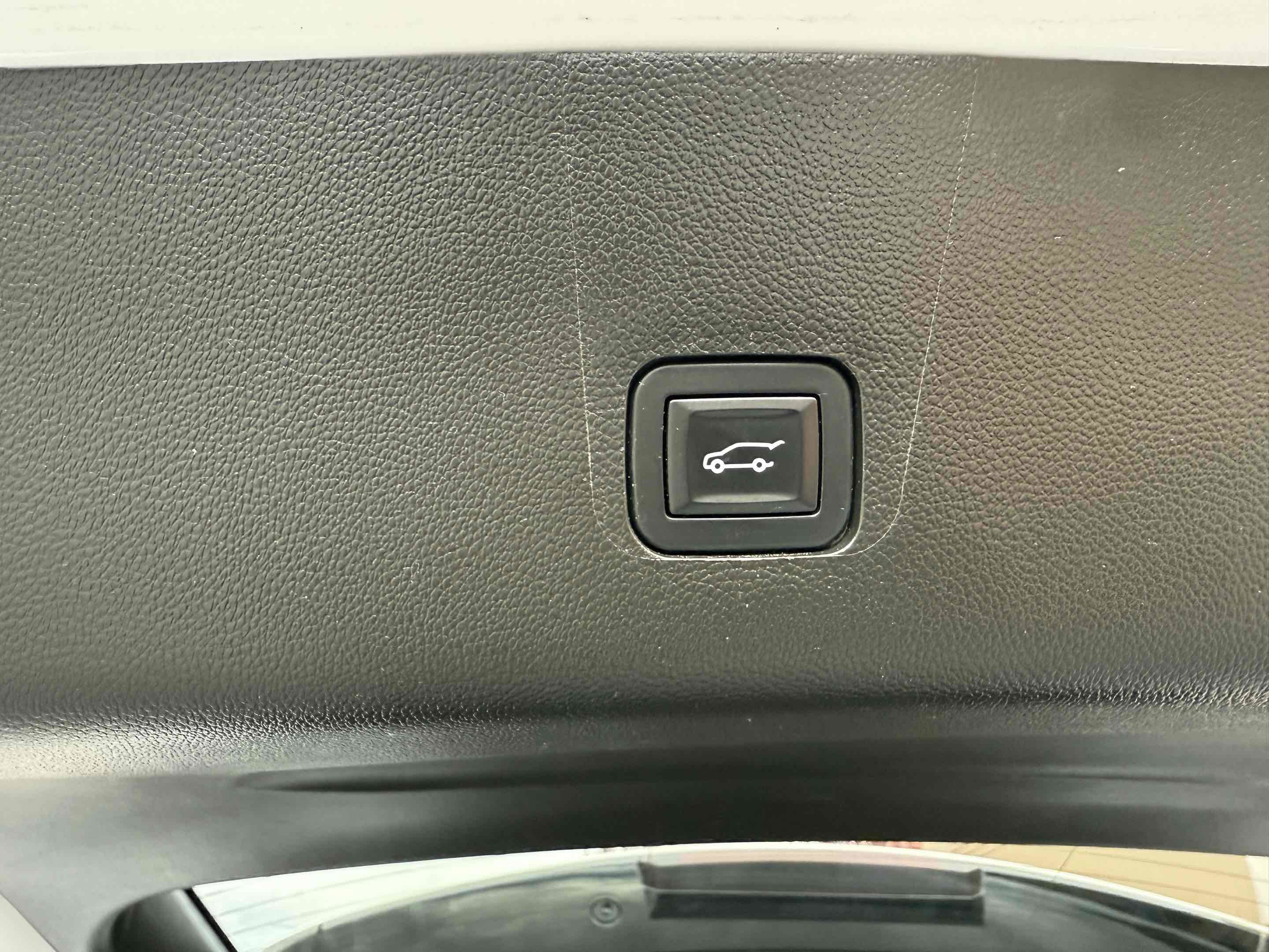 Used 2019 Chevrolet Traverse LT w/ LT Premium Package image 75