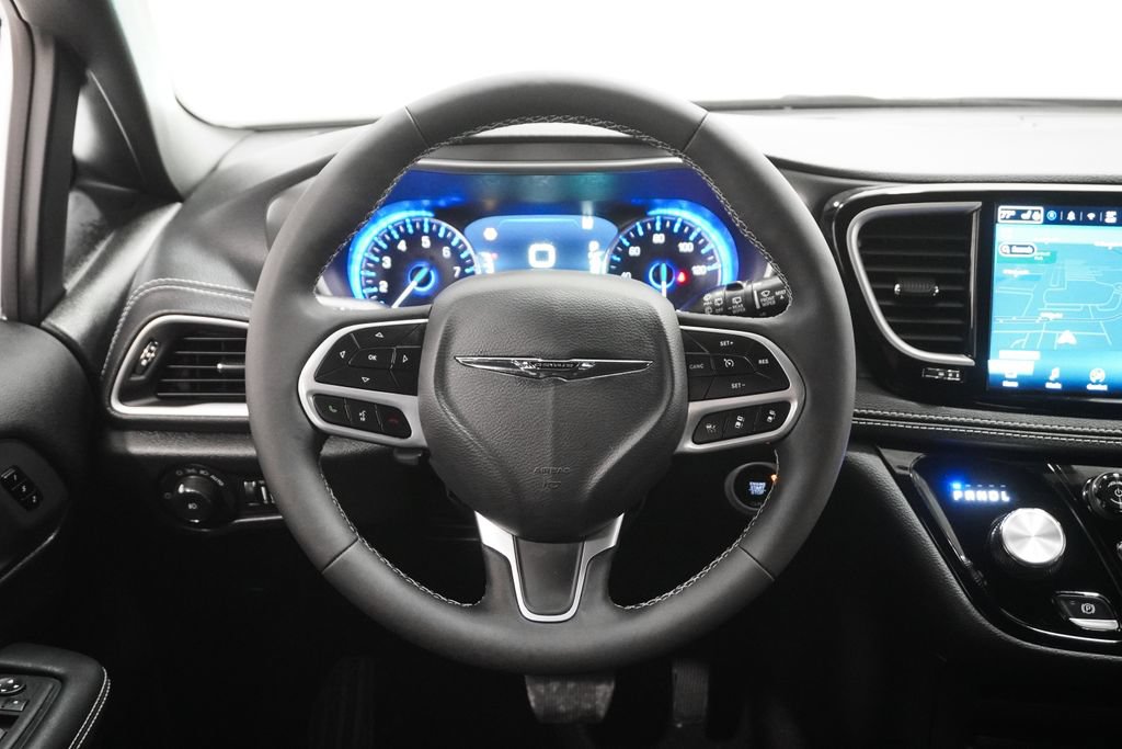 New 2026 Chrysler Pacifica Select FWD image 19