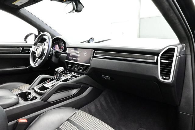 Certified 2023 Porsche Cayenne GTS AWD/4WD image 19