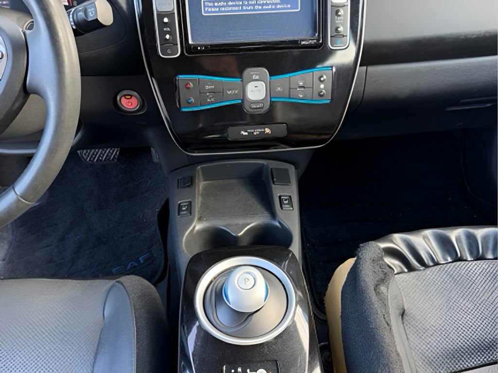 Used 2015 Nissan Leaf SL image 20