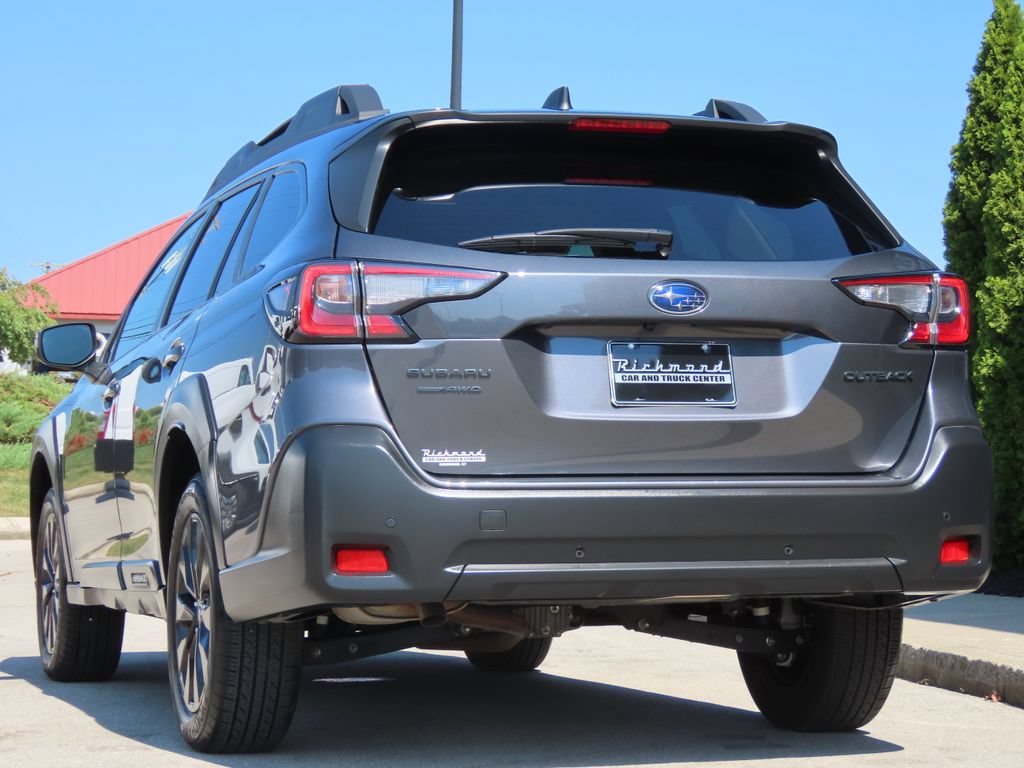 Used 2025 Subaru Outback Onyx Edition AWD/4WD image 11
