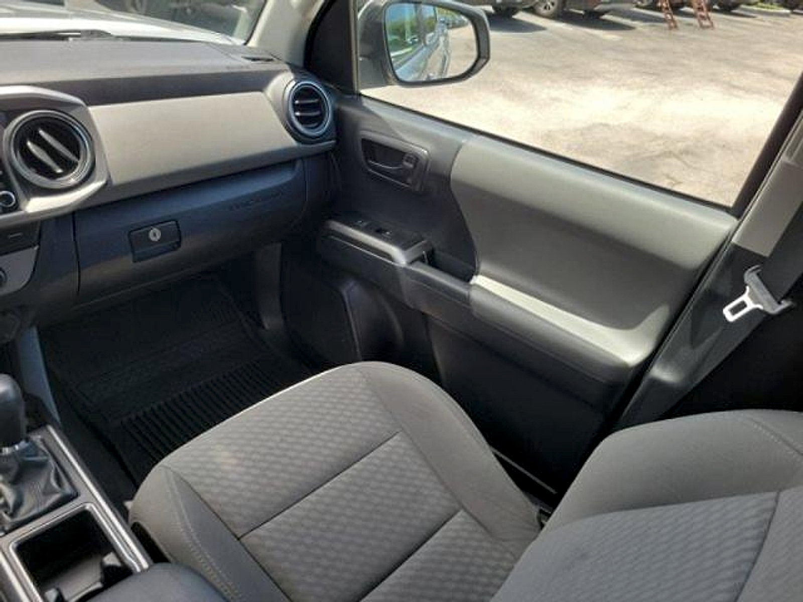 Used 2022 Toyota Tacoma SR5 w/ Technology Package RWD image 13