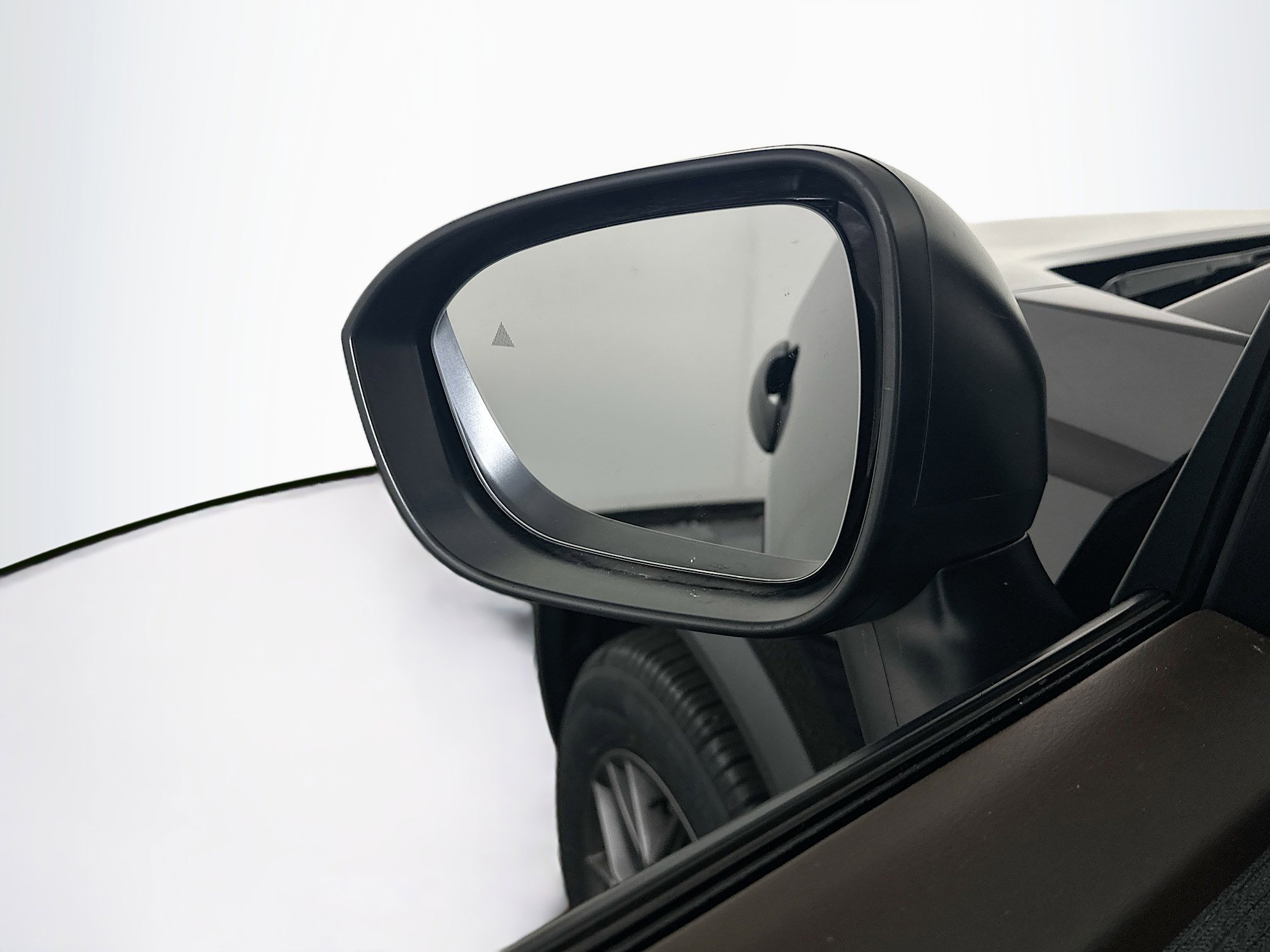 Used 2023 Nissan Rogue S image 16