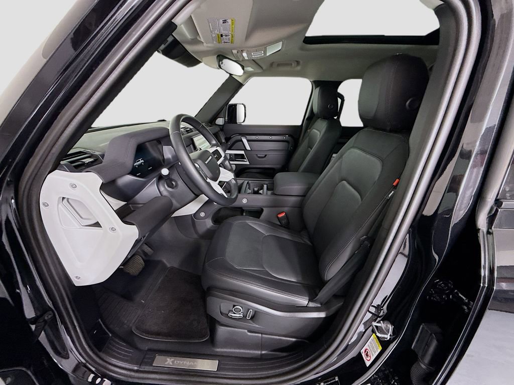 Used 2023 Land Rover Defender 130 X-Dynamic SE image 20