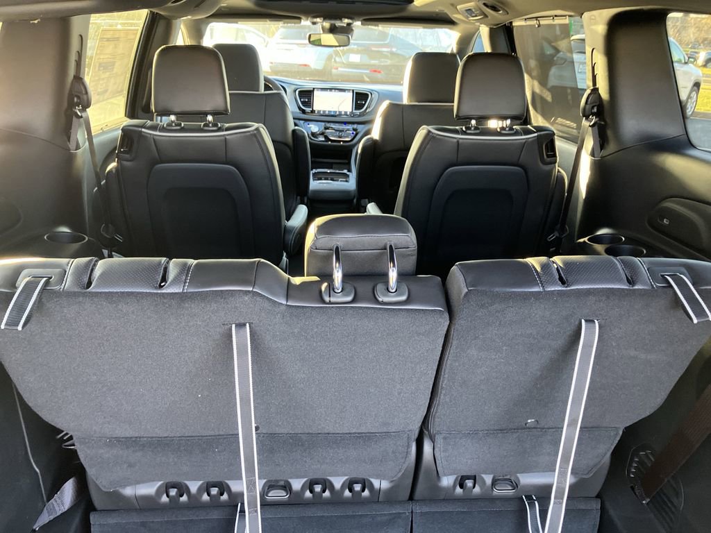New 2026 Chrysler Pacifica Limited w/ S Appearance Package image 39