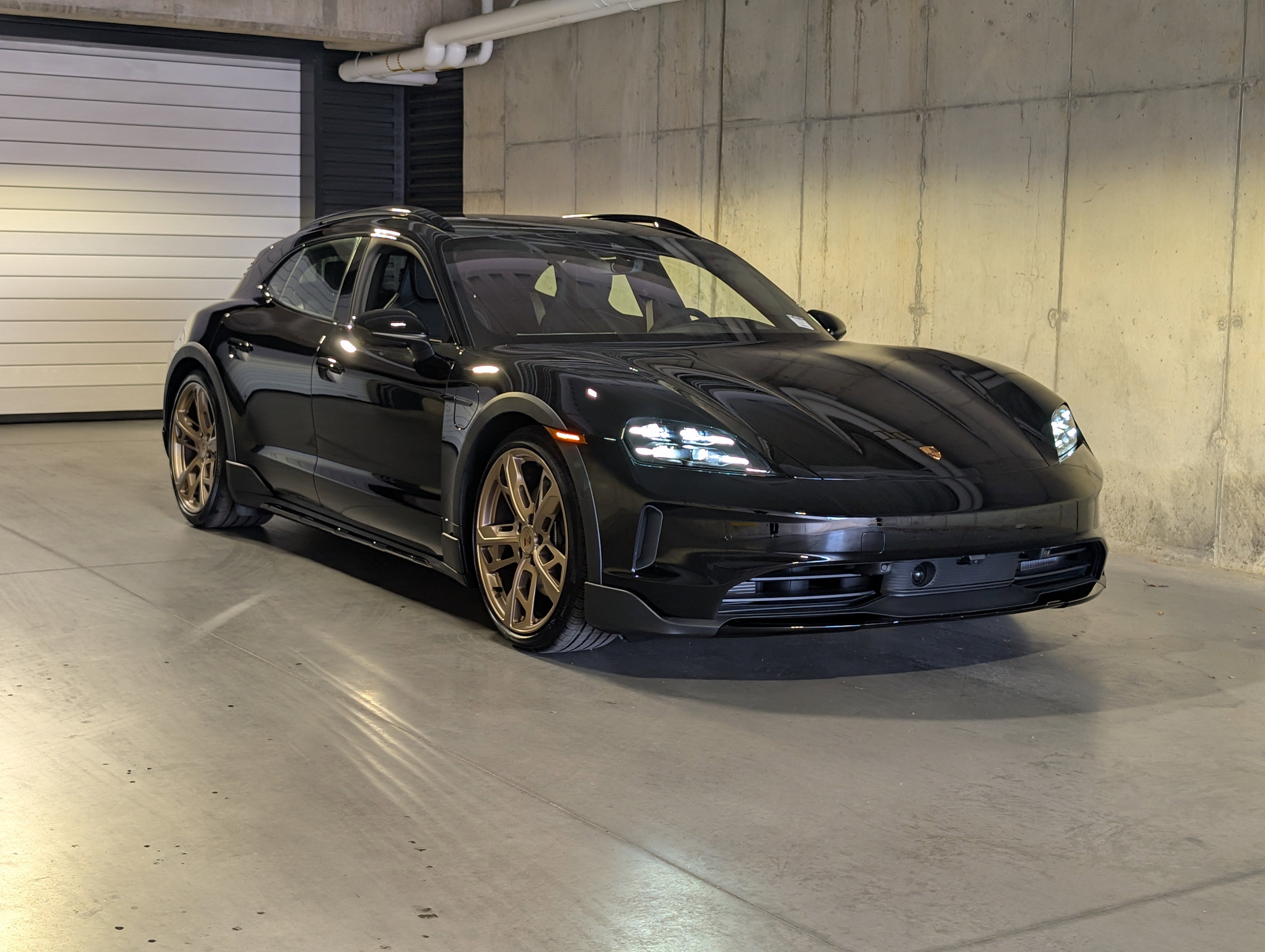 New 2026 Porsche Taycan 4 Cross Turismo image 11