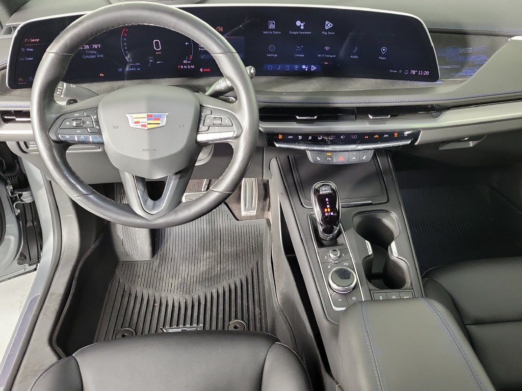 Used 2024 Cadillac XT4 Sport w/ Technology Package FWD image 16