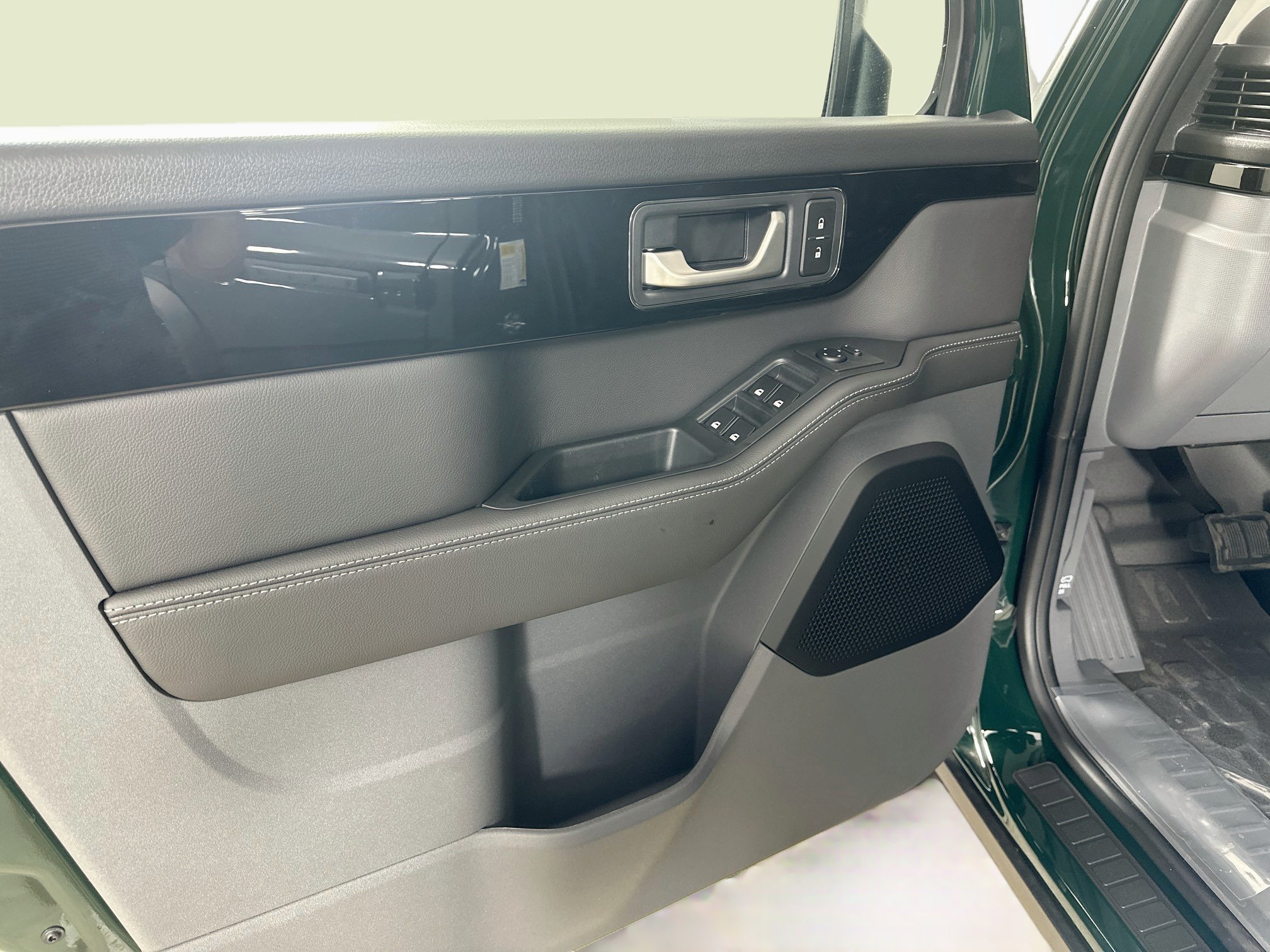 New 2026 INEOS Grenadier Station Wagon AWD/4WD image 17