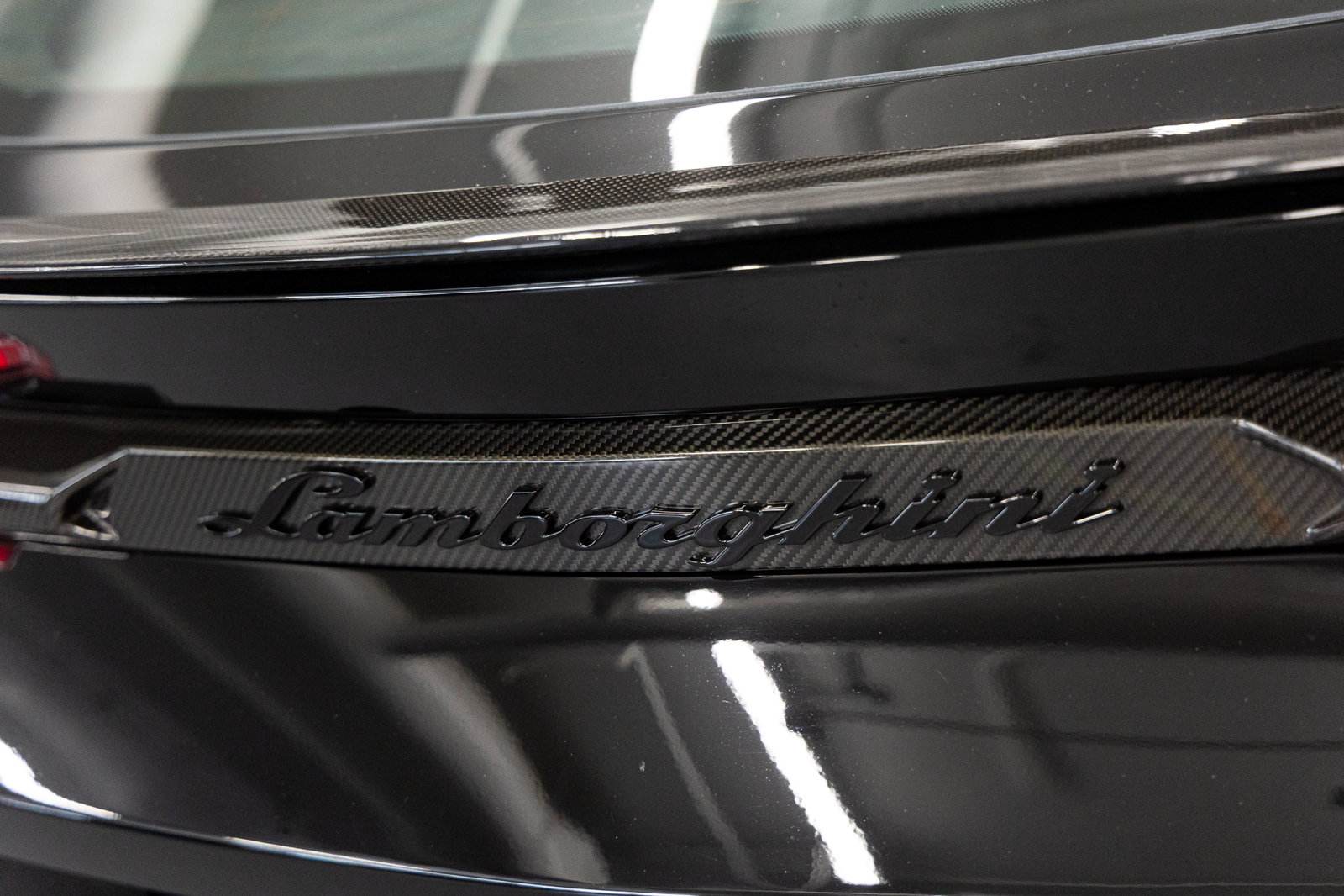 Used 2024 Lamborghini Urus Performante AWD/4WD image 33