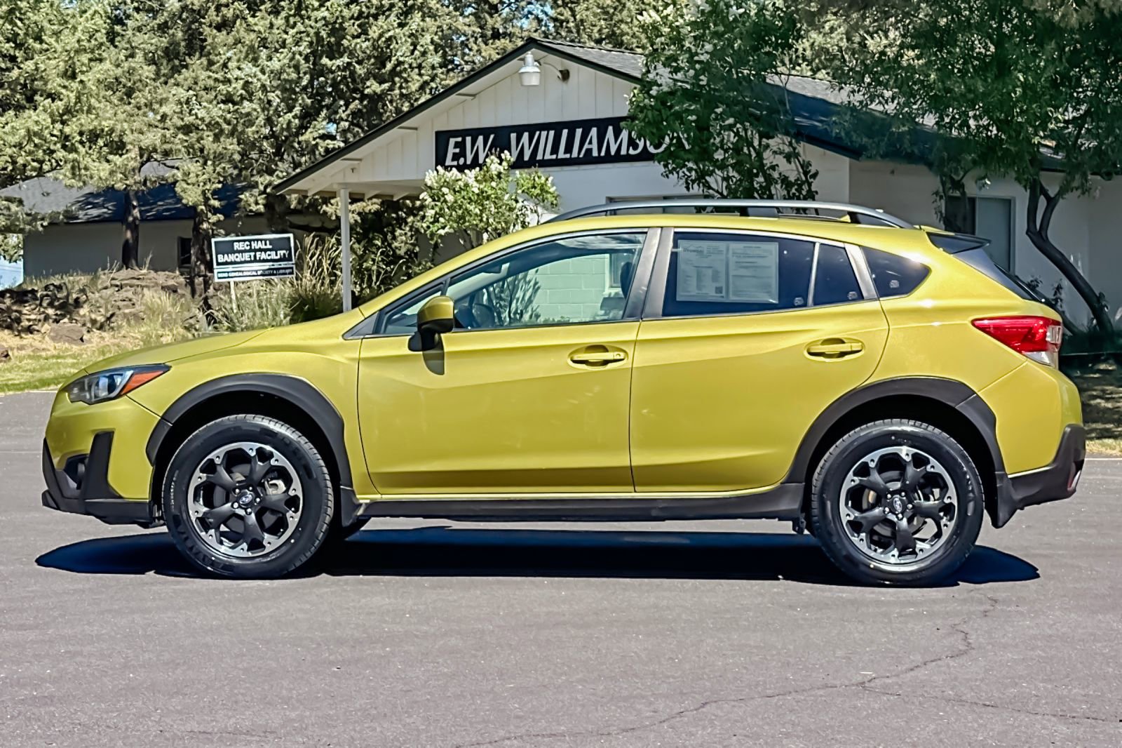 Used 2021 Subaru Crosstrek 2.0i Premium w/ Moonroof Package AWD/4WD image 8