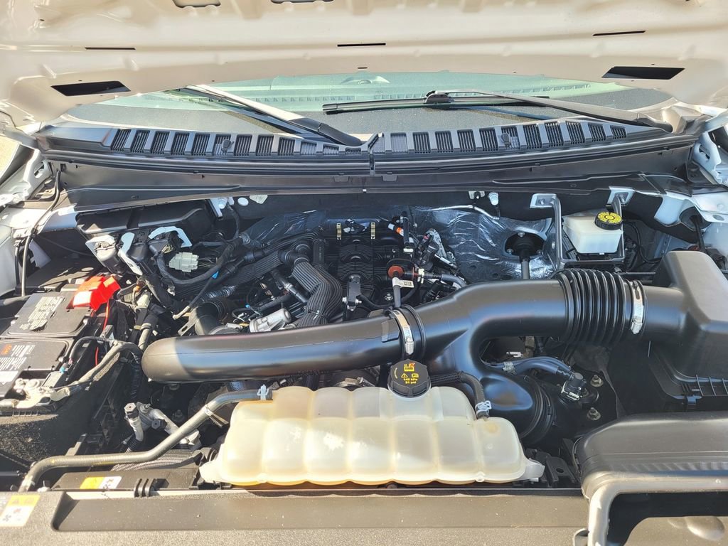 Used 2024 Ford Expedition XLT image 30