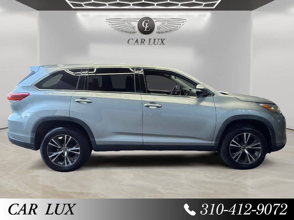 Used 2019 Toyota Highlander LE FWD image 6