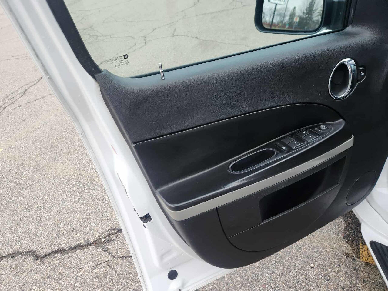 Used 2010 Chevrolet HHR LS image 10