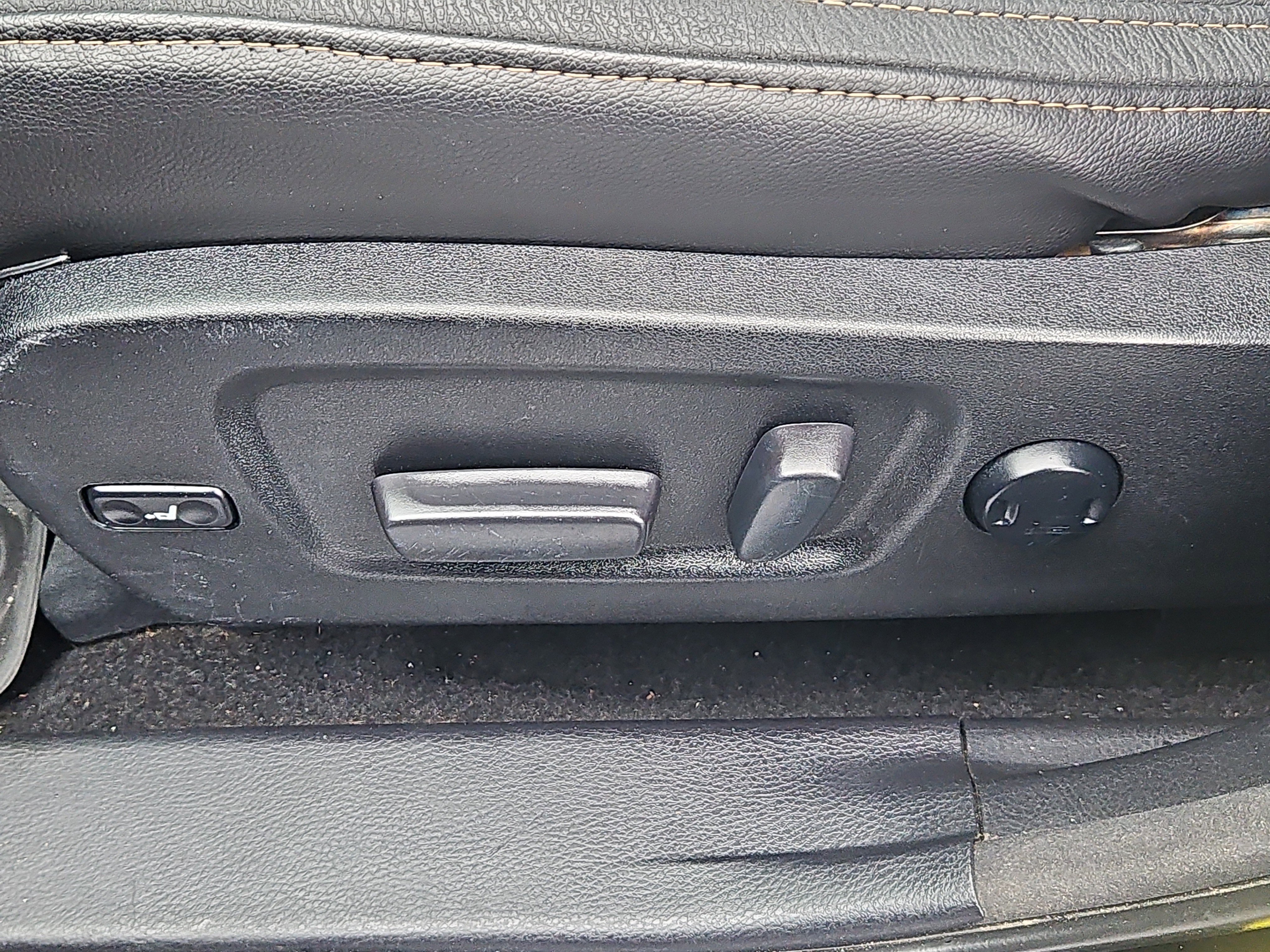 Used 2018 Toyota Highlander XLE image 14