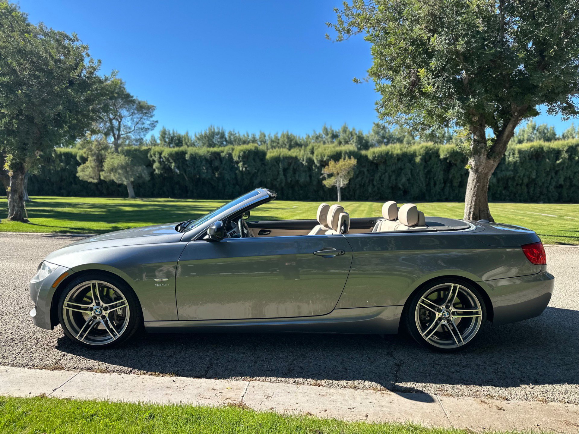 Used 2013 BMW 335is Convertible image 36